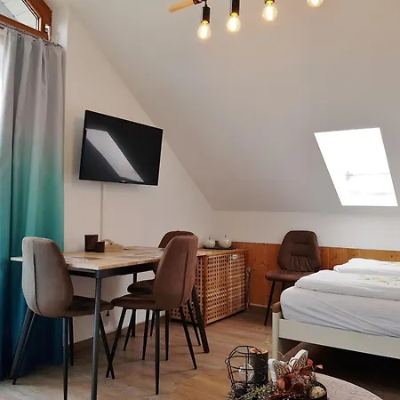 Charmante In Langfurth Mit Kleinem Balkon Schöfweg